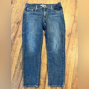 Levi’s boyfriend jeans